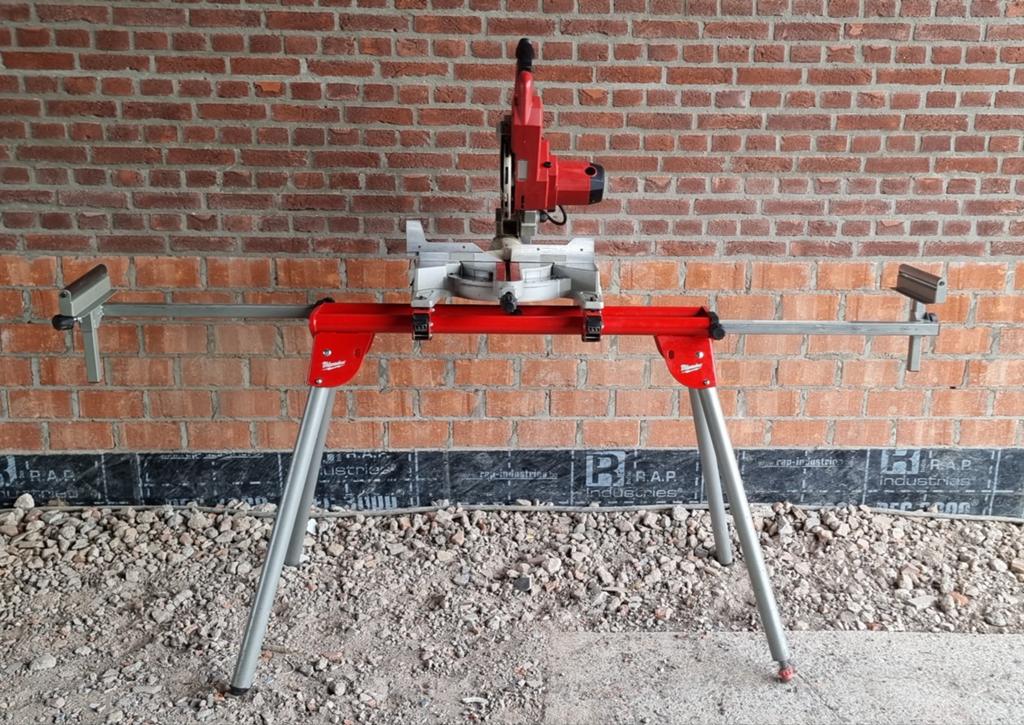 Milwaukee afkortzaag, Doe-het-zelf en Bouw, Gereedschap | Zaagmachines, Ophalen, Afkortzaag