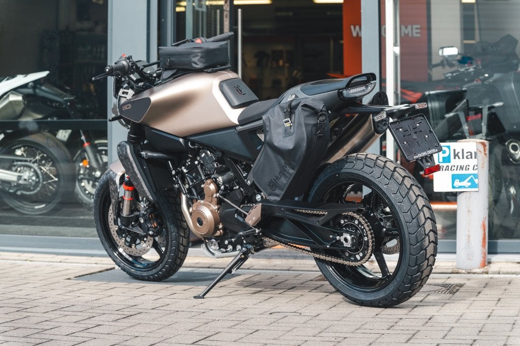 Husqvarna Svartpilen 801, Motoren, 2 cilinders, 801 cc, Nieuw, Bedrijf
