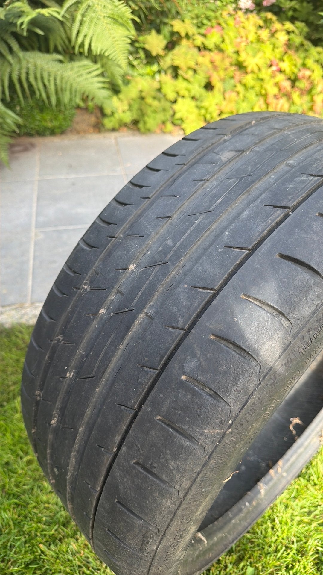 Autoband( 1 stuk) continental 235/35 ZR19, Ophalen