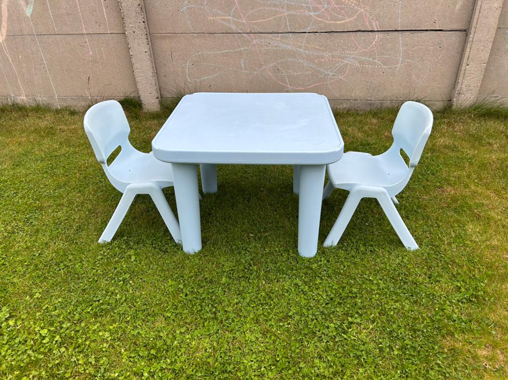 Kindertuintafel met 2 stoelen - pastelblauw, Ophalen, Zo goed als nieuw, Tafel