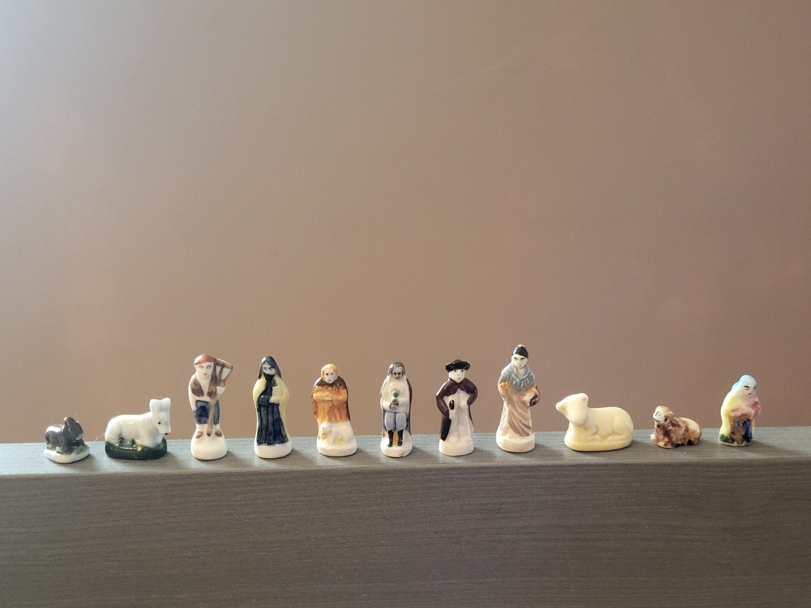 Lot de 11 fèves "Santons de crèche", Enlèvement