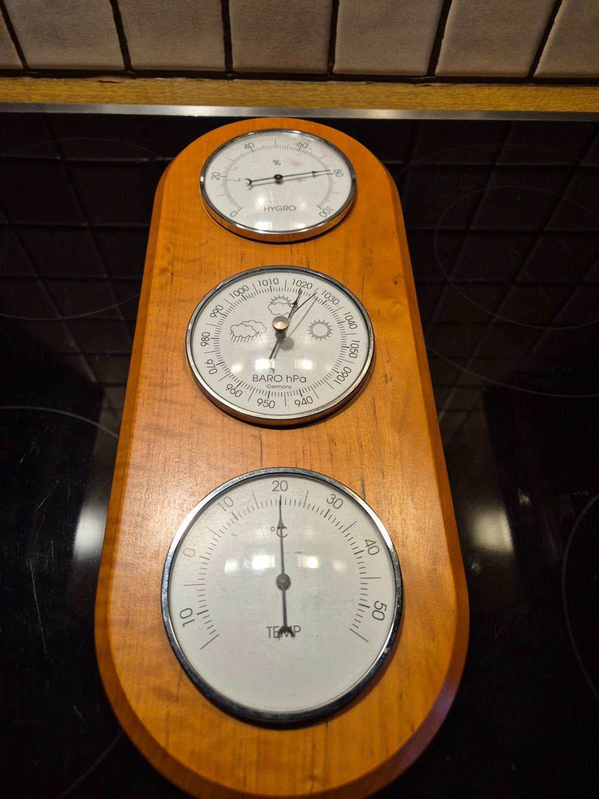 weer station, Ophalen, Barometer