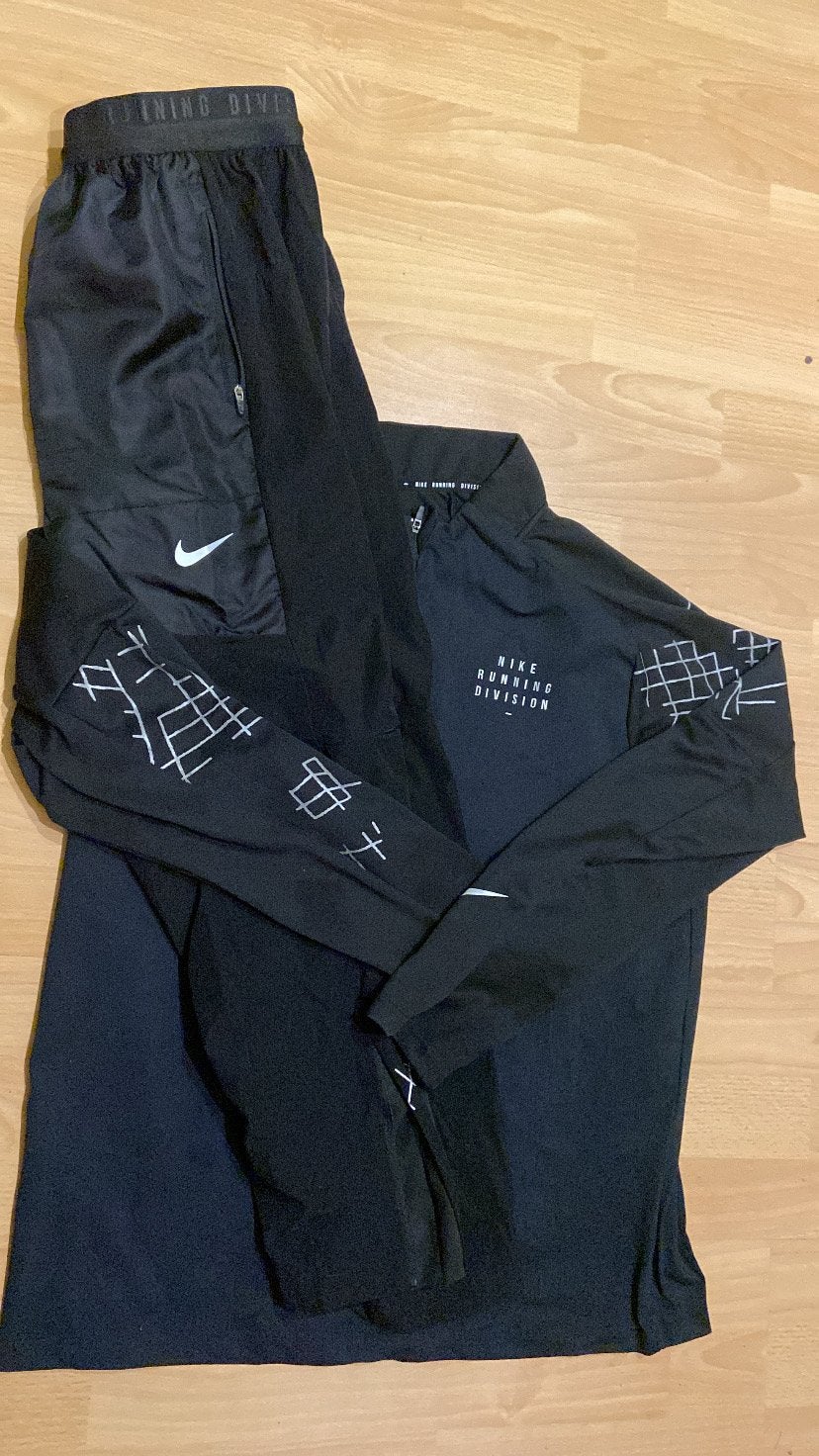 Nike runnind devision set, Ophalen, Maat 52/54 (L), Zwart, Zo goed als nieuw