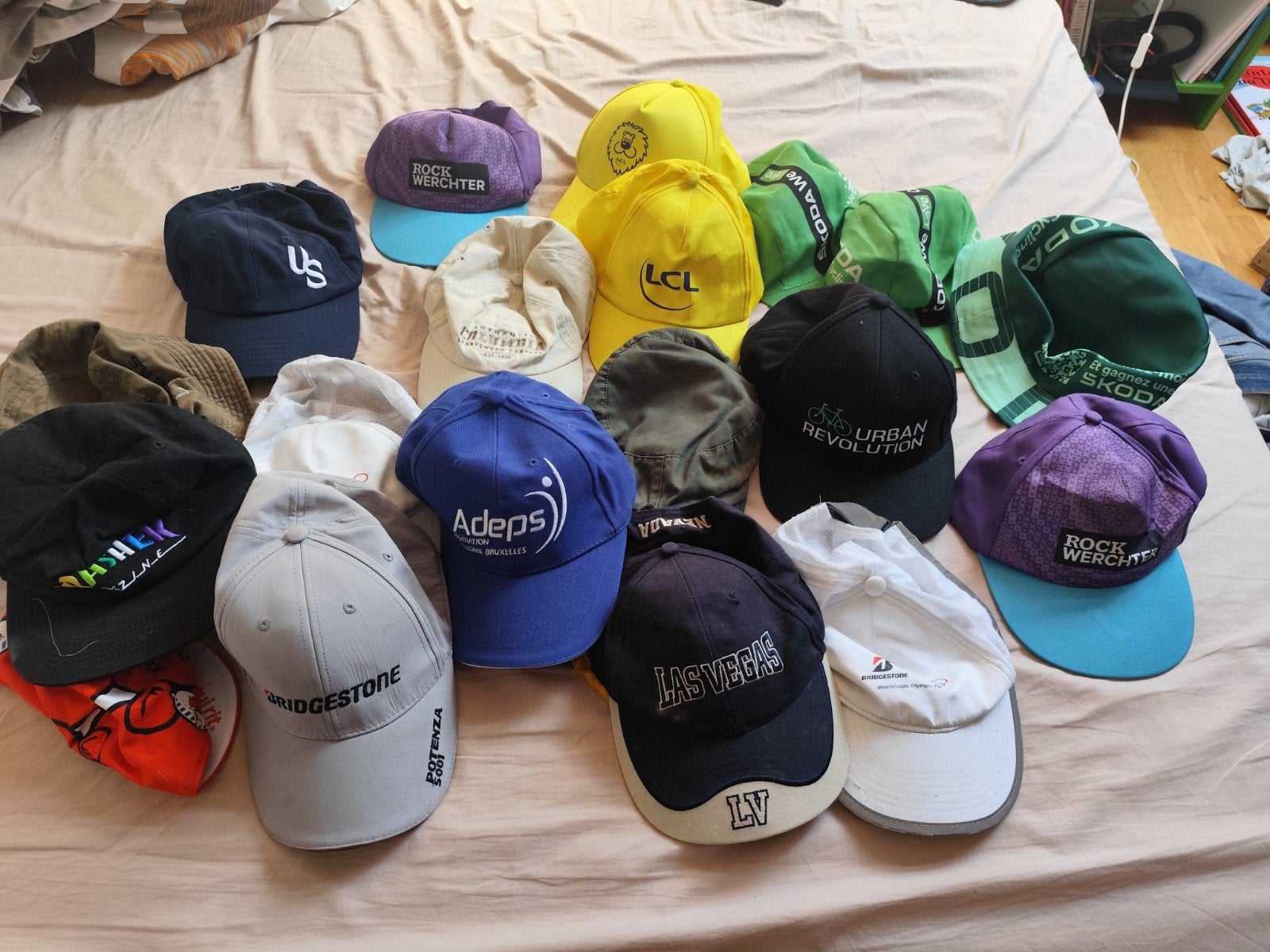 Lot de casquettes à donner, Vêtements | Hommes, Chapeaux & Casquettes, Enlèvement