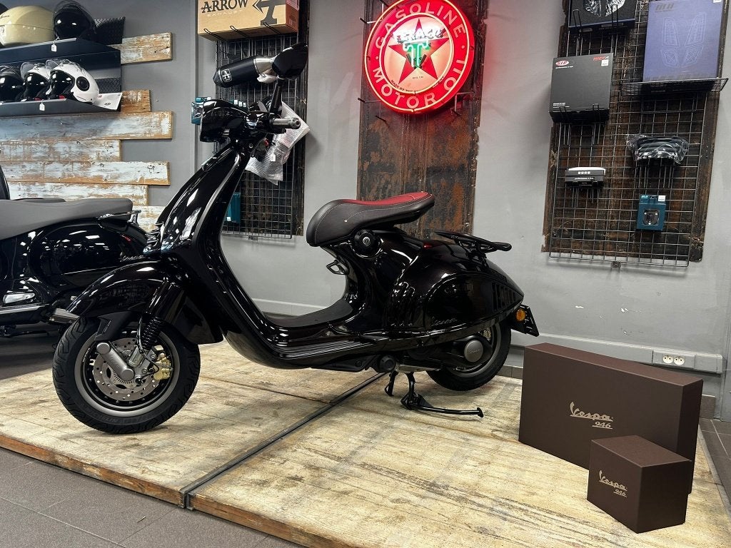Vespa 946 Cheval, Motos, Motos | Piaggio, Scooter, Entreprise, Permis Moto A1 minimum, Neuf