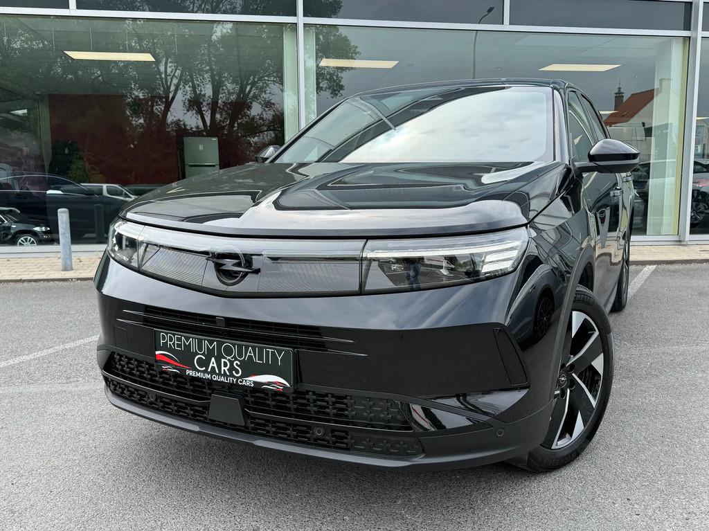 Opel Grandland MHEV GS / CAMERA / CARPLAY / ZETEL & STUURWIE, Stof, Gebruikt, 1199 cc, Bedrijf