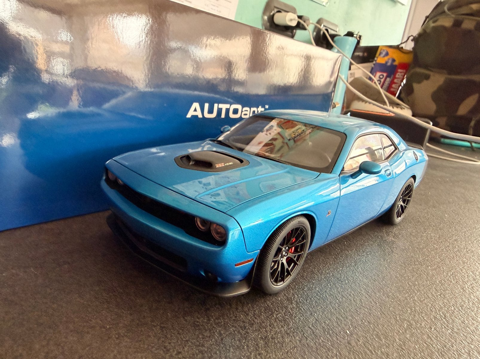 Autoart dodge challenger 1:18, Ophalen of Verzenden, Zo goed als nieuw, Autoart