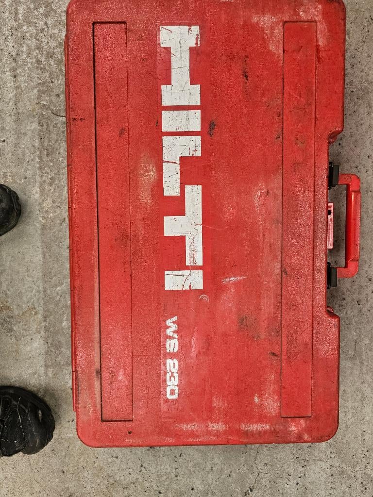 Meuleuse HILTI WS230, Ophalen, Gebruikt, 1000 watt of meer, Rechte handslijpmachine