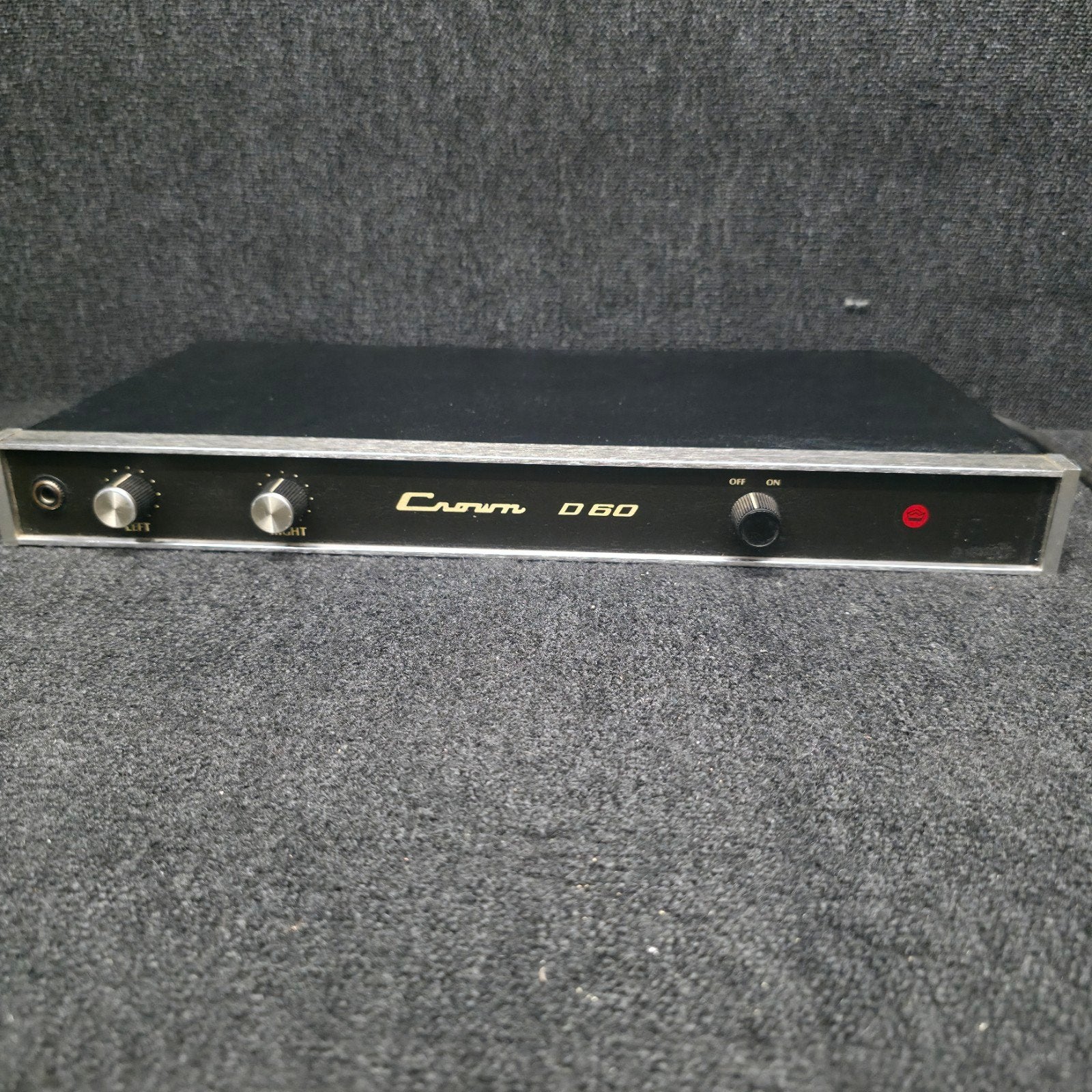 CROWN   D60  versterker  nostalgie vintage, Audio, Tv en Foto, Luidsprekerboxen, Ophalen of Verzenden
