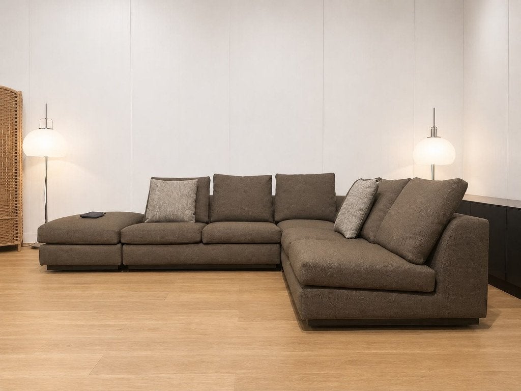 ZGAN Minotti Andersen Hoekbank Taupe + Hocker - NP €35.000, Huis en Inrichting, Zetels | Zetels, Hoekbank, 300 cm of meer, Ophalen of Verzenden