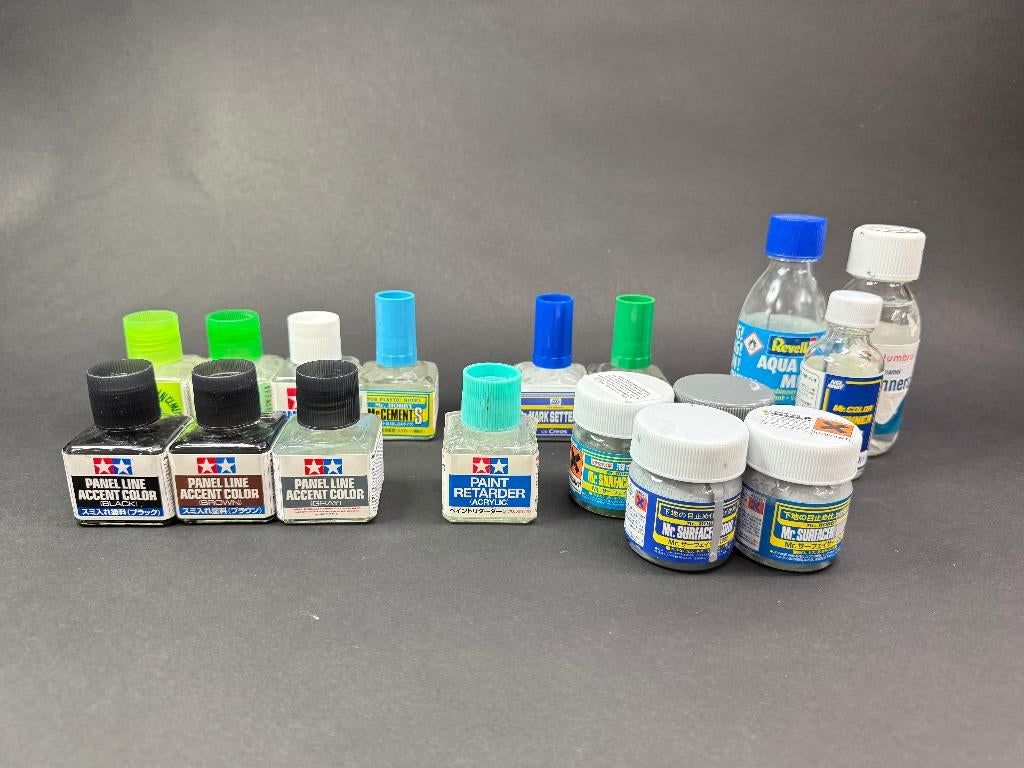Ensemble colles - primaire peinture modélisme, Enlèvement, Utilisé