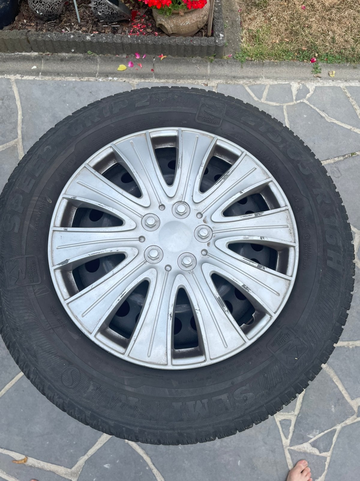 Pneus hiver Semperit : 215/65 R16 et enjoliveurs, Autos : Pièces & Accessoires, Pneus & Jantes, Enlèvement, Pneus hiver, Pneu(s)