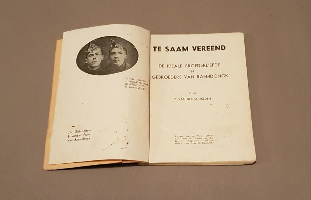 Boek "Te saam vereend" over de gebroeders van raemdonck, Ophalen