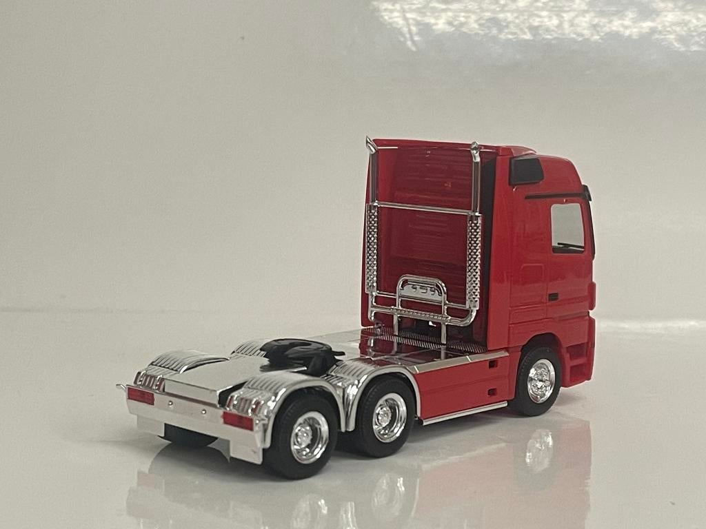 Herpa MB Actros trekker rood chroom 1:87, Hobby en Vrije tijd, Modelauto's | 1:87, Zo goed als nieuw, Bus of Vrachtwagen, Herpa