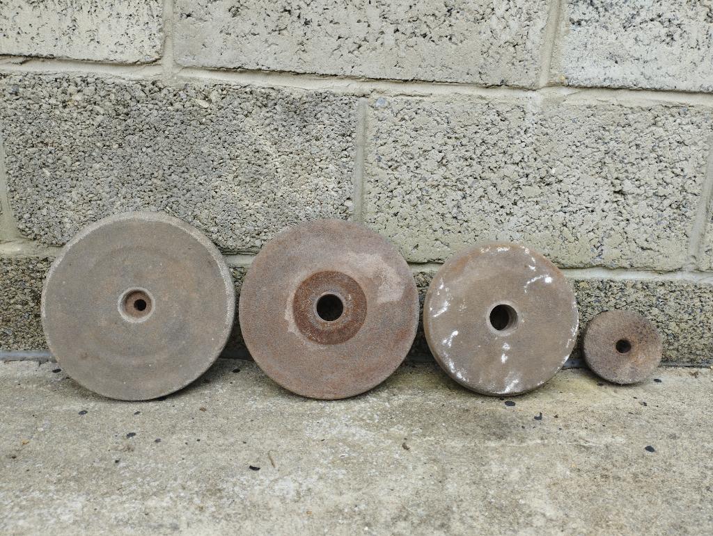Pierres à meuler, Enlèvement