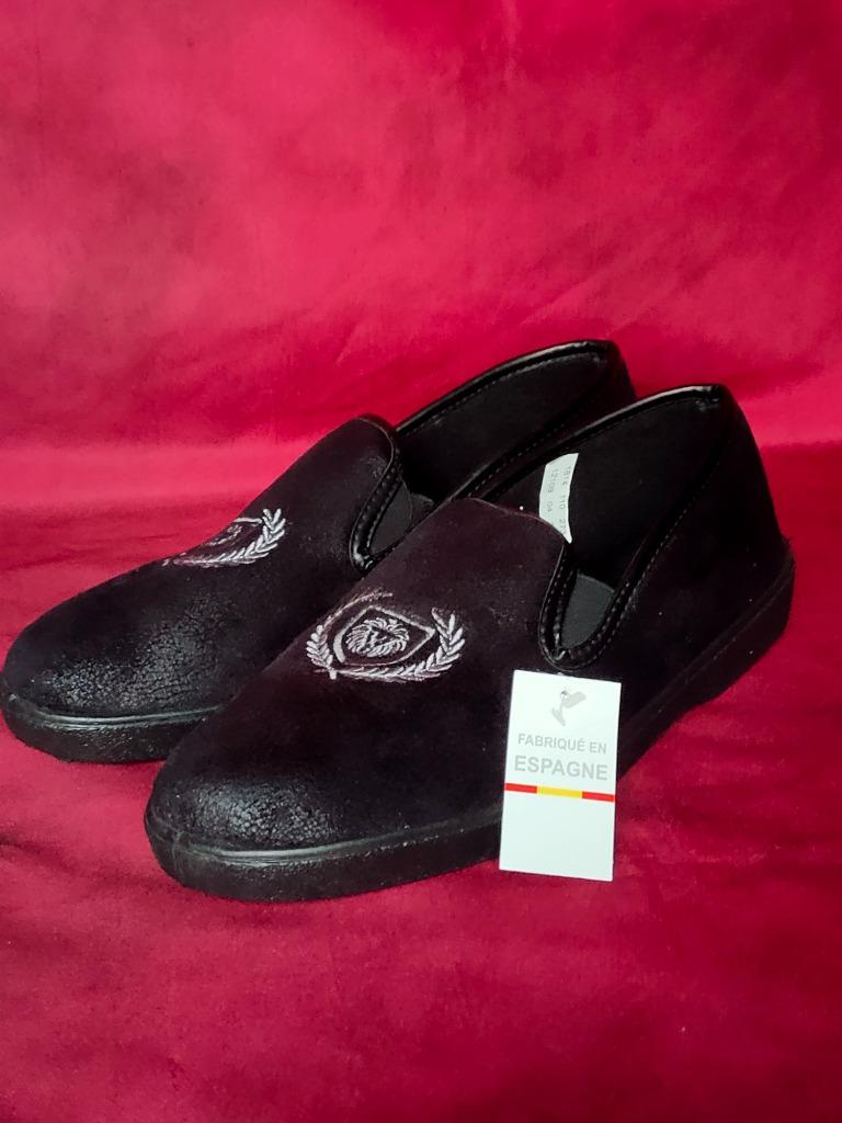 Pantoufles noires pointure 46 neuves avec étiquettes, Vêtements | Hommes, Chaussures, Neuf, Enlèvement ou Envoi, Pantoufles, Autre