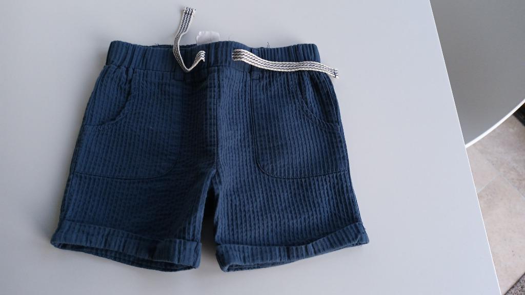 Shortje - Maat 86, Kinderen en Baby's, Babykleding | Maat 86, Ophalen, Broekje, Jongetje of Meisje, Zo goed als nieuw