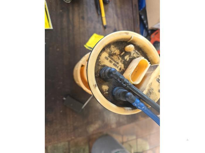 Pompe carburant électrique d'un Volkswagen Caddy, Autos : Pièces & Accessoires, Systèmes à carburant, Volkswagen, Utilisé, 3 mois de garantie