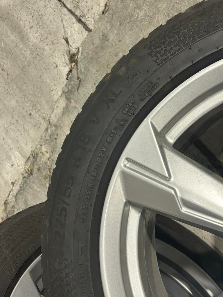 Audi A6 18 inch velgen met winterbanden nieuwstaat, Auto-onderdelen, Ophalen, Velg(en), Winterbanden, Audistraat1 brussel