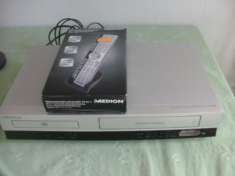 dvd + video speler MEDION MD 82270, Ophalen of Verzenden, Zo goed als nieuw