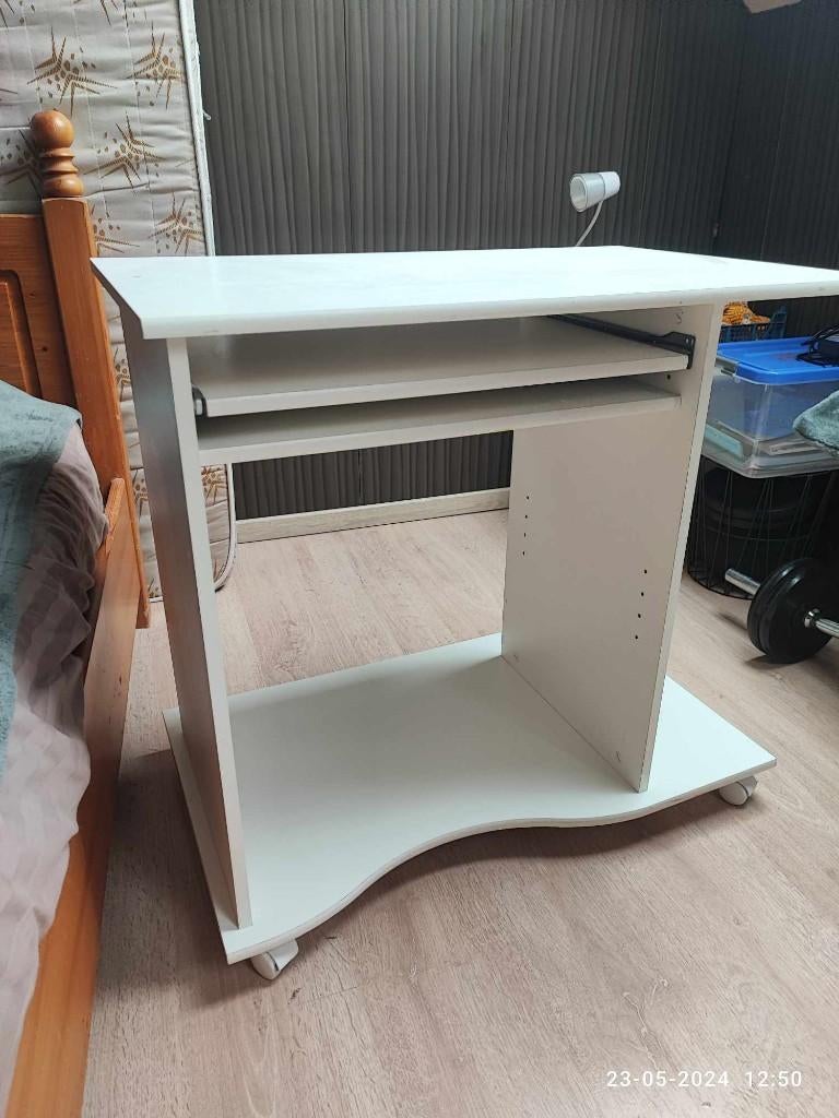 Bureau, Ophalen, Zo goed als nieuw