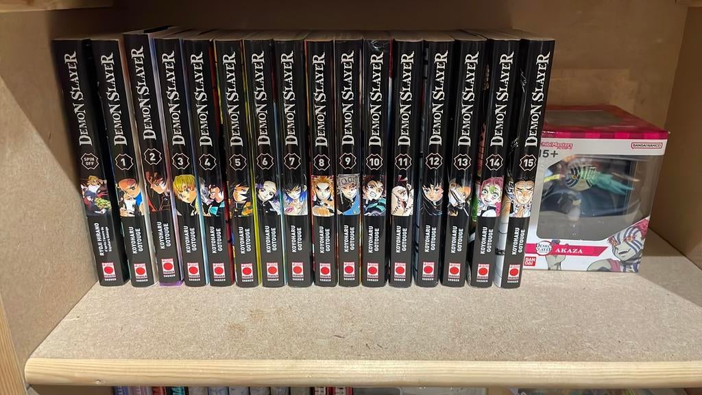 A vendre lot collection demon slayer avec une figurine, Ophalen, Zo goed als nieuw