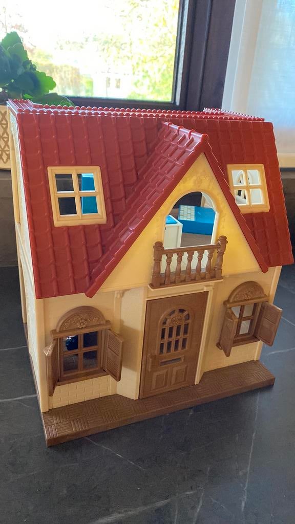 Poppenhuisje Family.Met attributen., Ophalen of Verzenden, Gebruikt, Poppenhuis