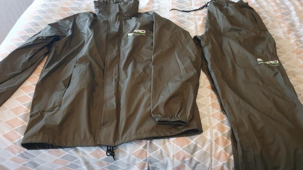 3570 Alken. Spro waterproof pak (Mt XXL), Watersport en Boten, Ophalen, Nieuw