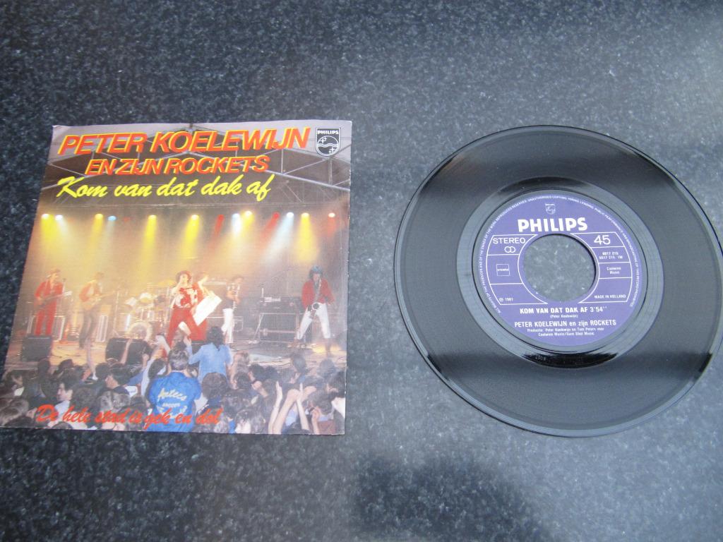 single vinyl Kom van dat dak af, Peter Koelewijn, Enlèvement ou Envoi, Utilisé, En néerlandais