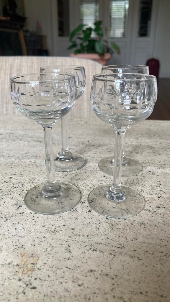 4 anciens verres à goutte - taillés, Comme neuf