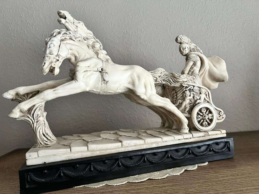 Ivorine beeld paard en strijdkar (IT), Ophalen