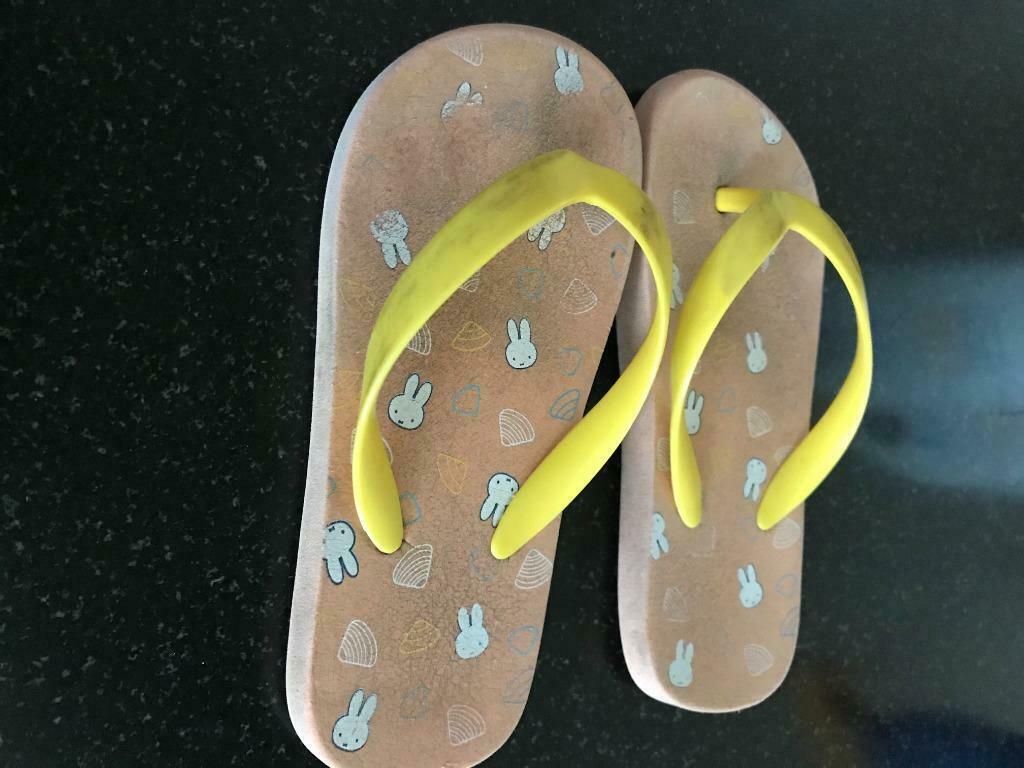 Nijntje teenslippers maat 23-24, Enlèvement ou Envoi, Nijntje, Utilisé, Pantoufles