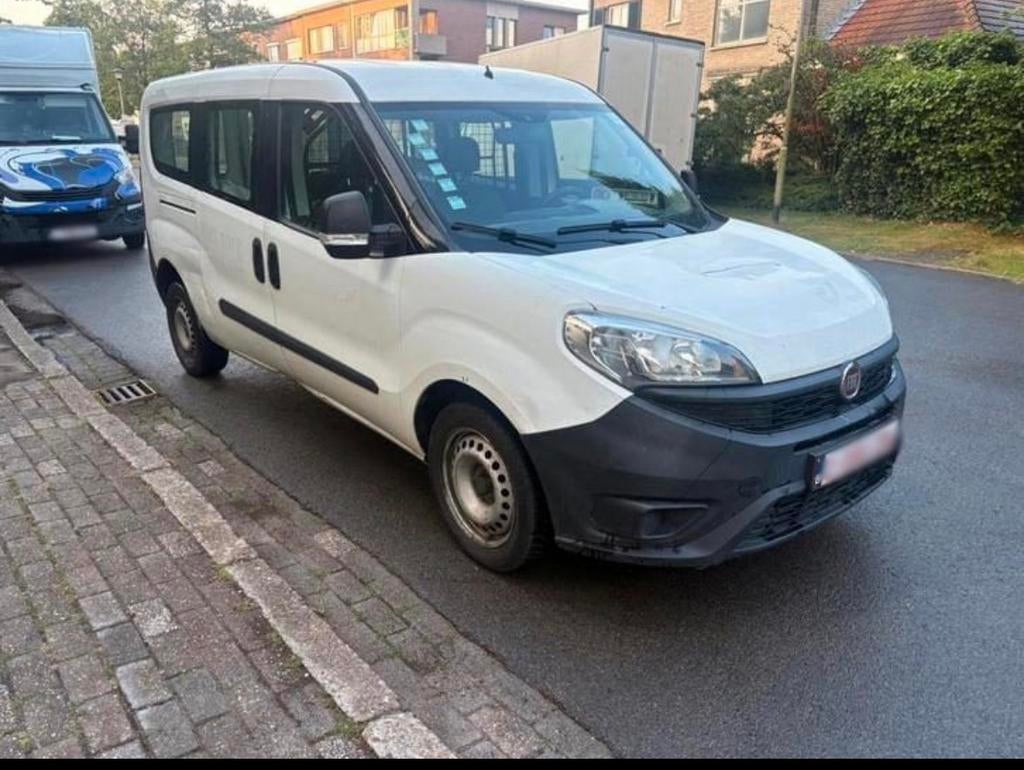Camionnette + 2 personnes – encombrants, déménagements, Entreprise, Achat