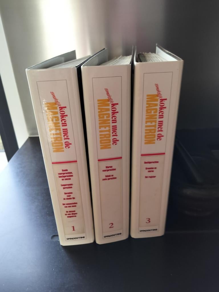 Koken met de magnetron, 3 verzamel  mappen, compleet, Boeken, Kookboeken, Ophalen, Zo goed als nieuw