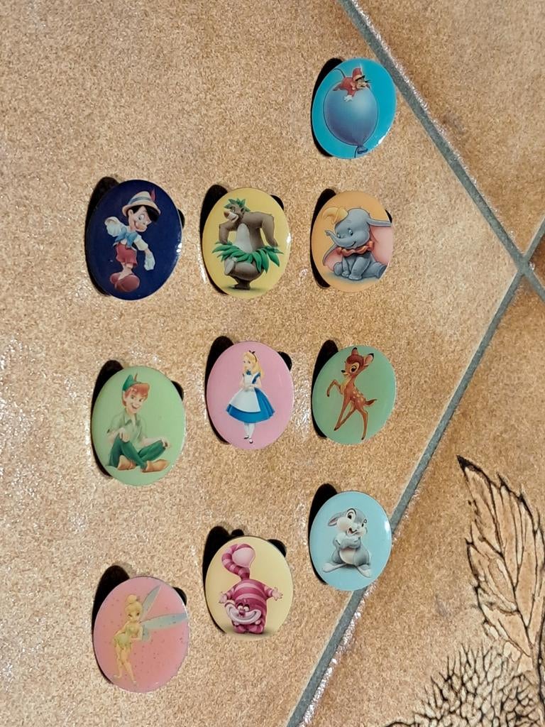 Lot de 10 pin's Disney Pixar, Collections, Broches, Pins & Badges, Comme neuf, Insigne ou Pin's, Autres sujets/thèmes, Enlèvement ou Envoi