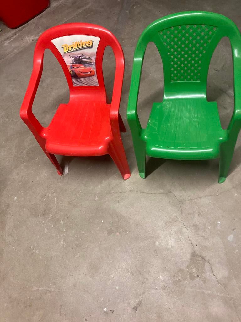 Kinderstoeltjes in pvc, Ophalen, Zo goed als nieuw
