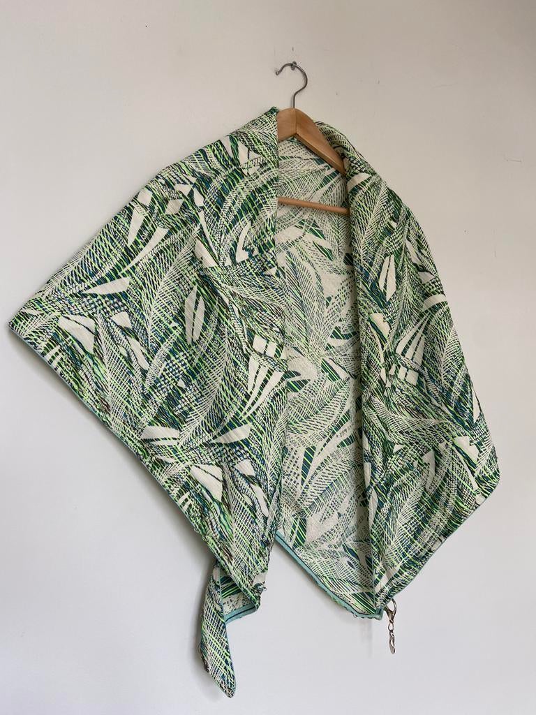Sjaal pom amsterdam, Kleding | Dames, Ophalen of Verzenden, Zo goed als nieuw, Sjaal