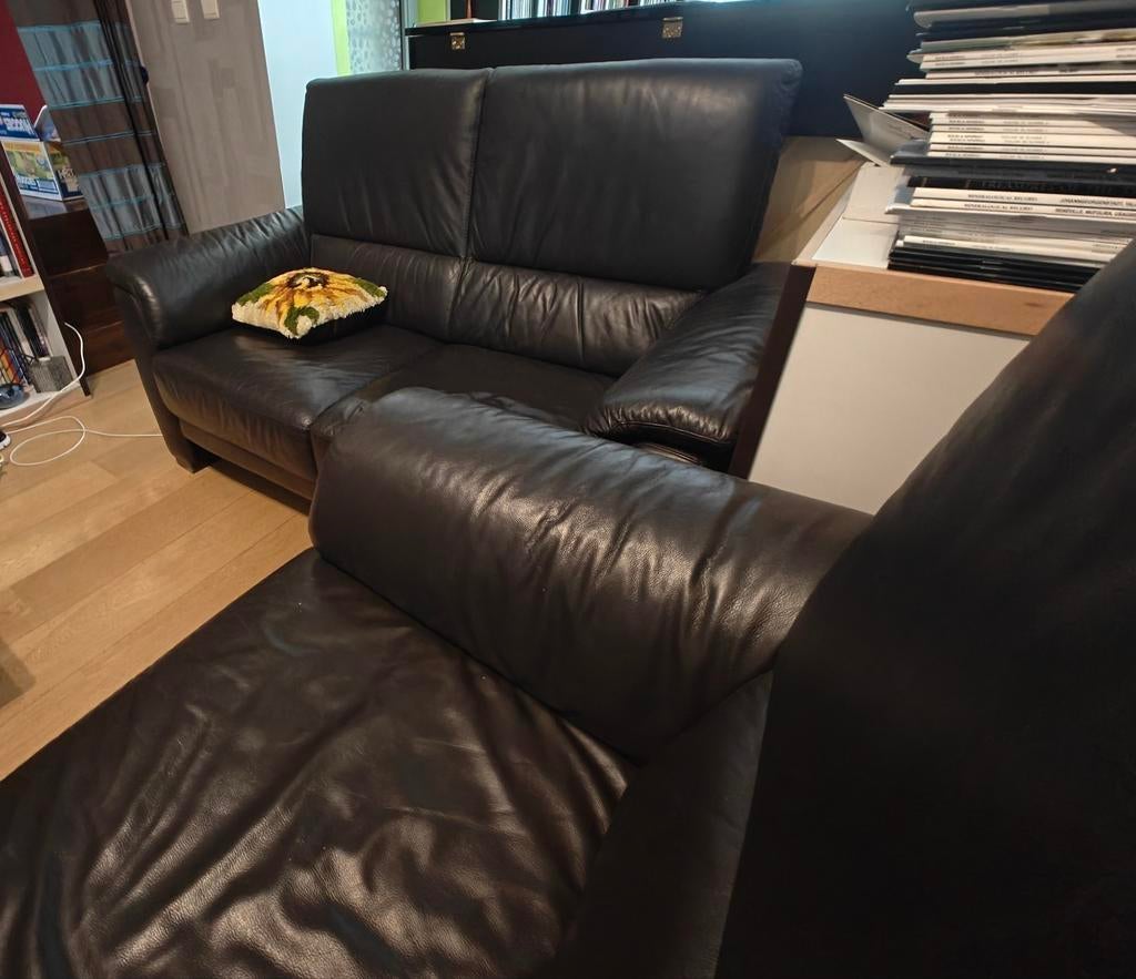 Salon in bruin kunstleder - 2 zit en 3 zit in perfecte staat, Ophalen, Zo goed als nieuw, Kunststof