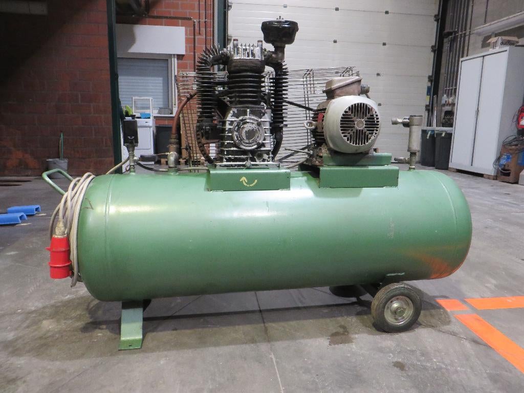 Compressor, Doe-het-zelf en Bouw, Compressors, Ophalen, Gebruikt, Mobiel, 6 tot 10 bar