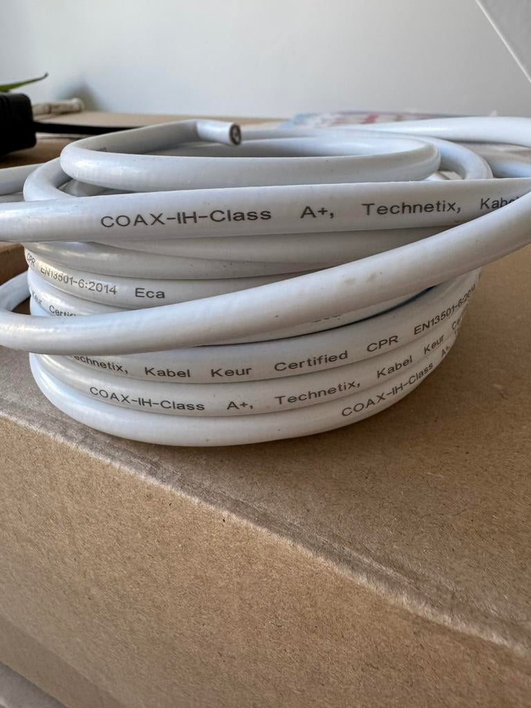 Coax kabel - ongeveer 4 meter, Ophalen, Nieuw