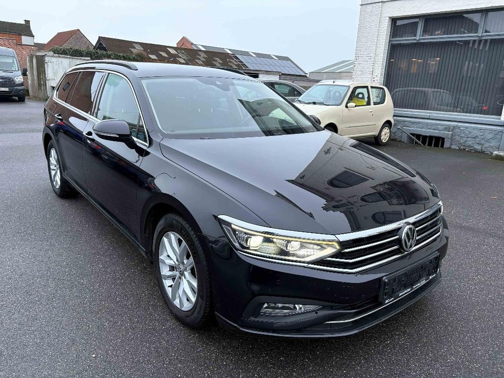 VW Passat Variant 2.0TDi 150pk DSG, Auto's, Volkswagen, 2000 kg, Zwart, Bedrijf, Onderhoudsboekje