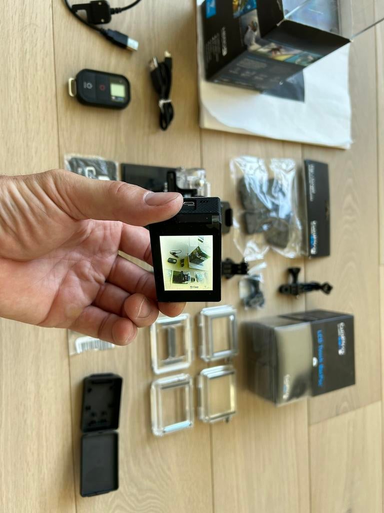 Go Pro Hero 3 + nombreux accessoires, TV, Hi-fi & Vidéo, Comme neuf, GoPro