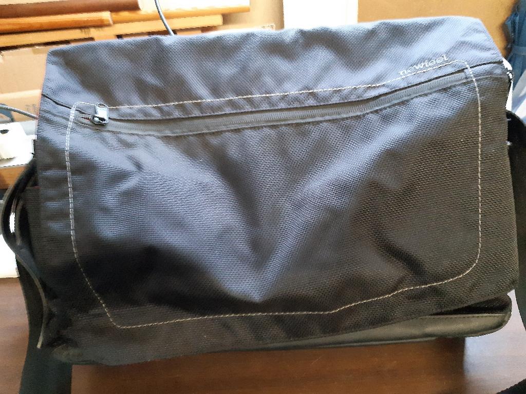 Mallette / Cartable, Ophalen, 30 tot 40 cm, Zwart, Zo goed als nieuw