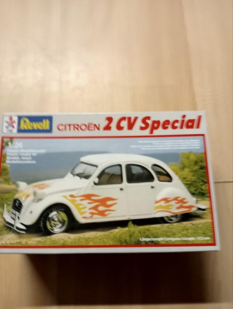 Revell 2 cv special 1/25 nieuwstaat, Ophalen of Verzenden, Zo goed als nieuw, Revell
