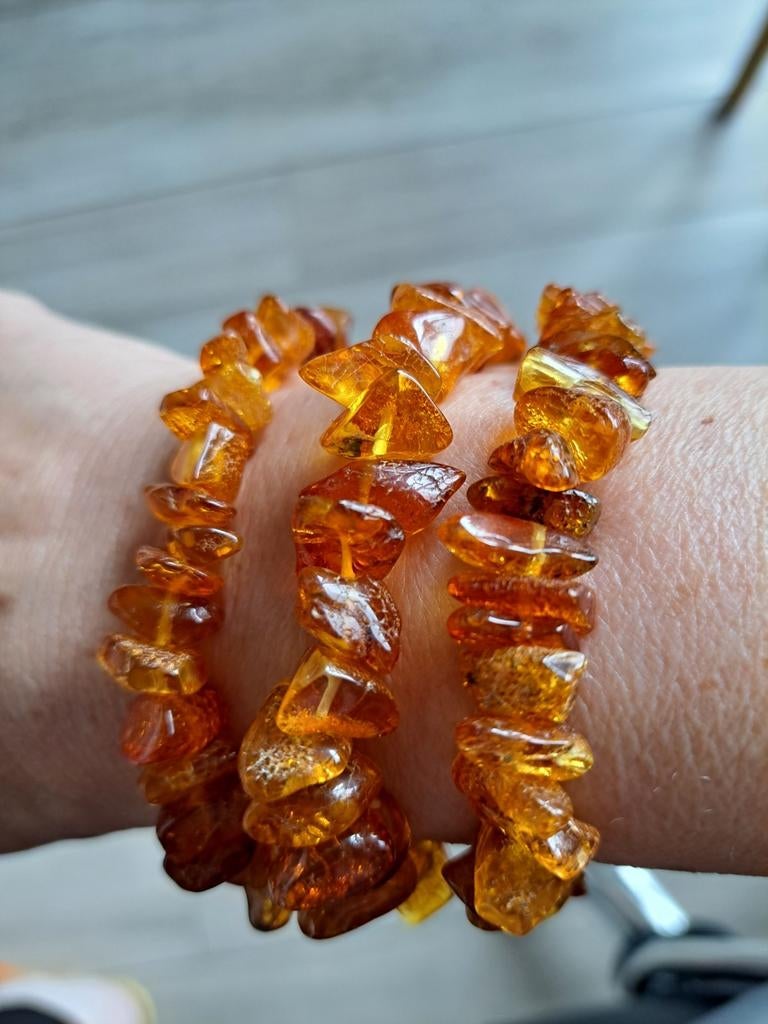 Lot de 3 bracelets en ambre sur bande élastique., Enlèvement ou Envoi, Comme neuf, Élastique