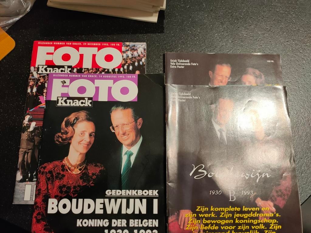 4 tijdschriften en doodsprentje koning Boudewijn, Ophalen of Verzenden, Bidprentje