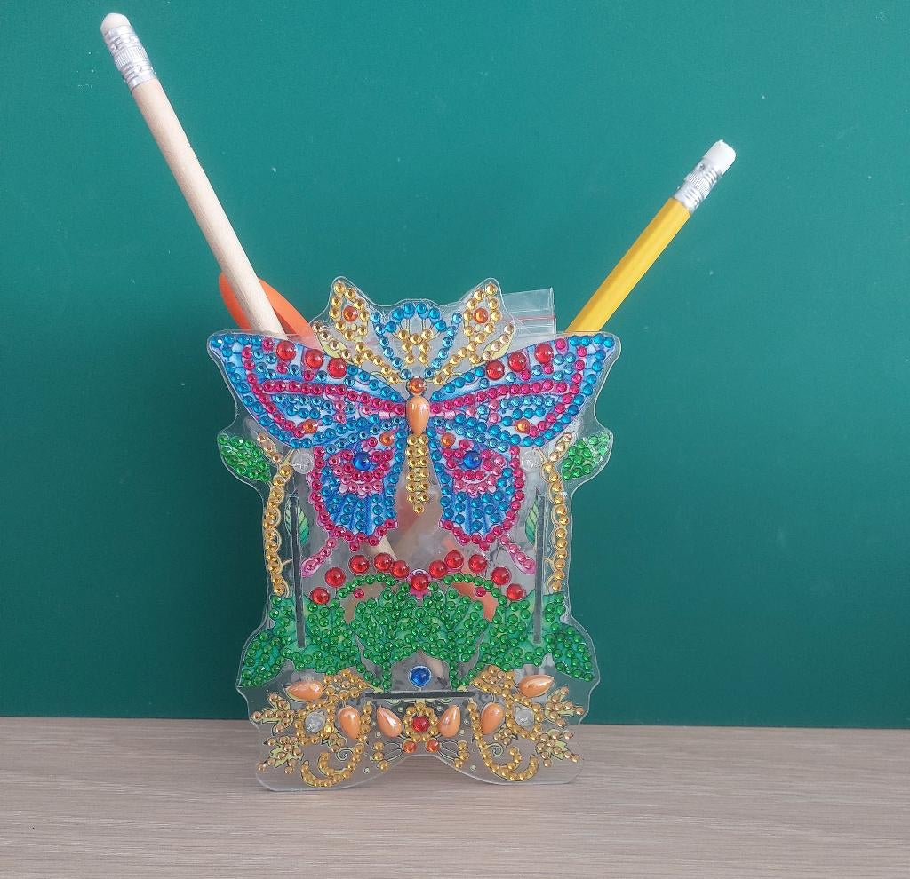 Porte-crayons en acrylique et pierres de strass "papillon", Maison & Meubles, Enlèvement ou Envoi, Neuf