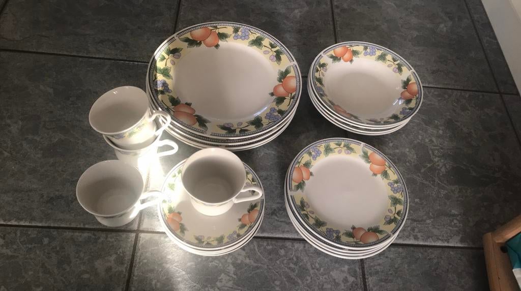 Servies 4 personen, Antiek en Kunst, Ophalen of Verzenden