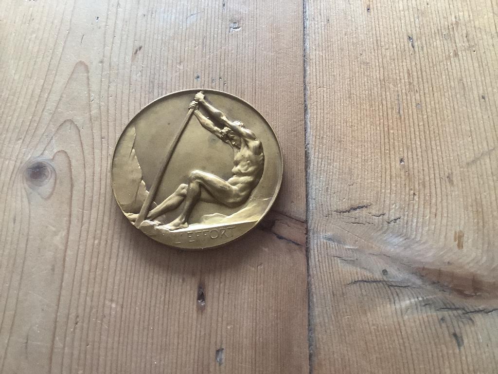 Médaille, Envoi