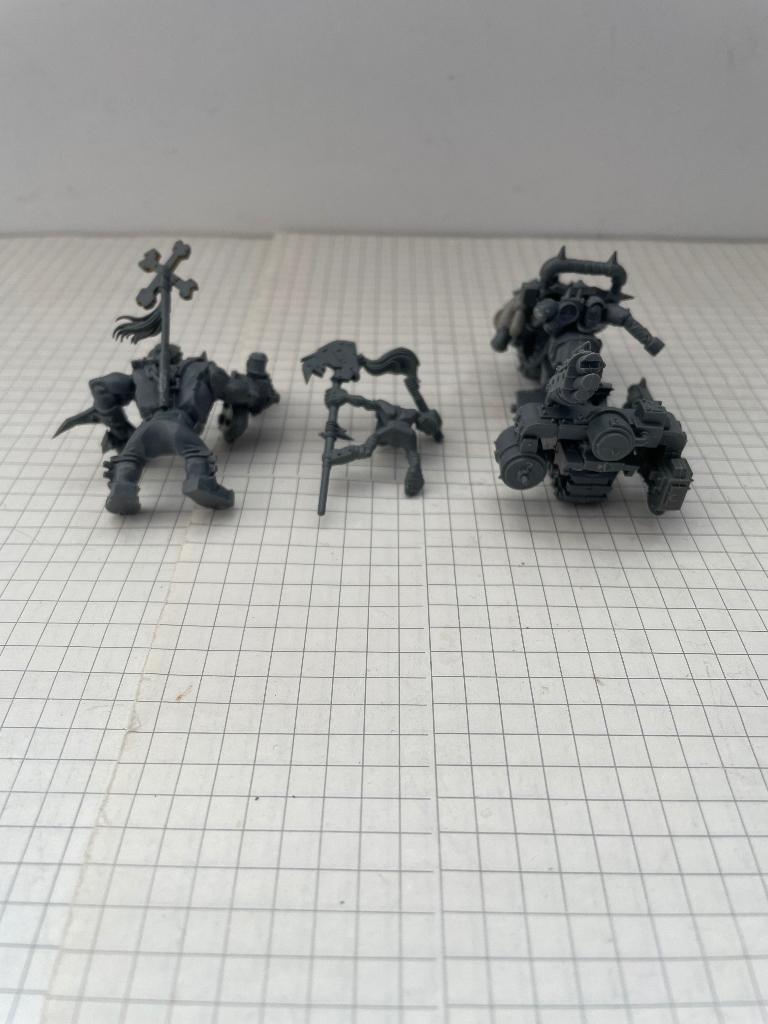 Ork Médiko/Painboy sur moto de guerre/Warbike W40K, Peint, Enlèvement ou Envoi, Figurine(s), Warhammer 40000